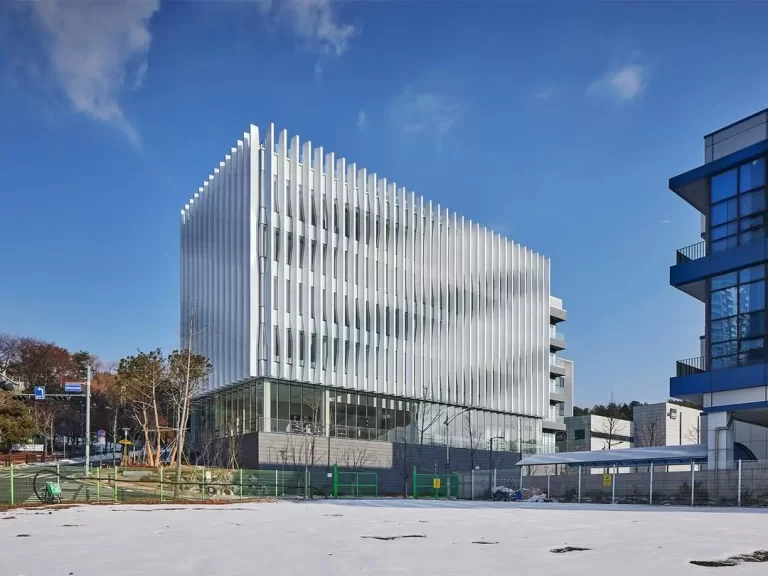 Aluminum vertical louver facade
