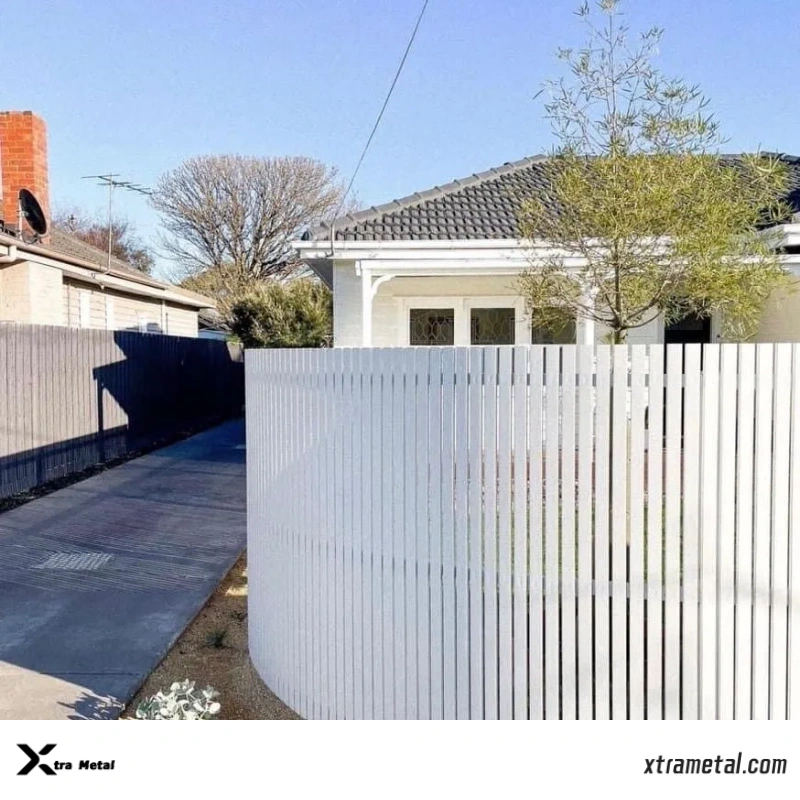 white aluminum privacy fence
